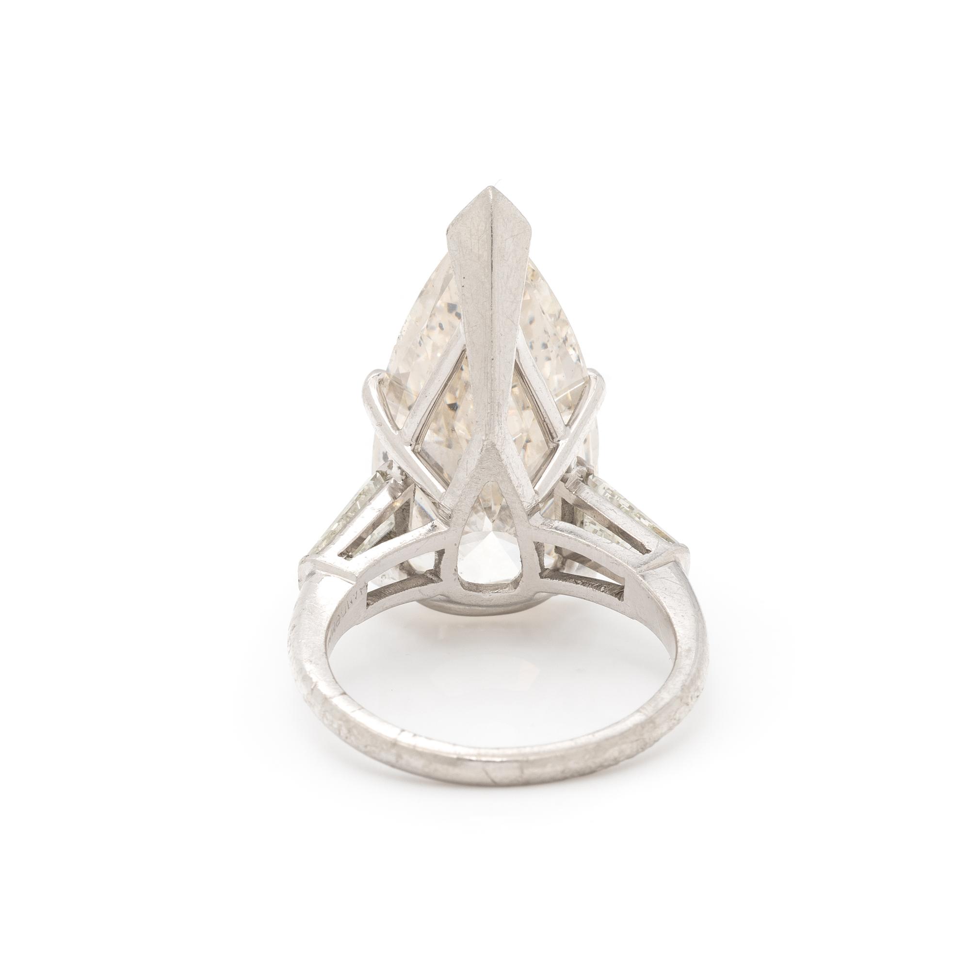 PEAR SHAPED DIAMOND RING