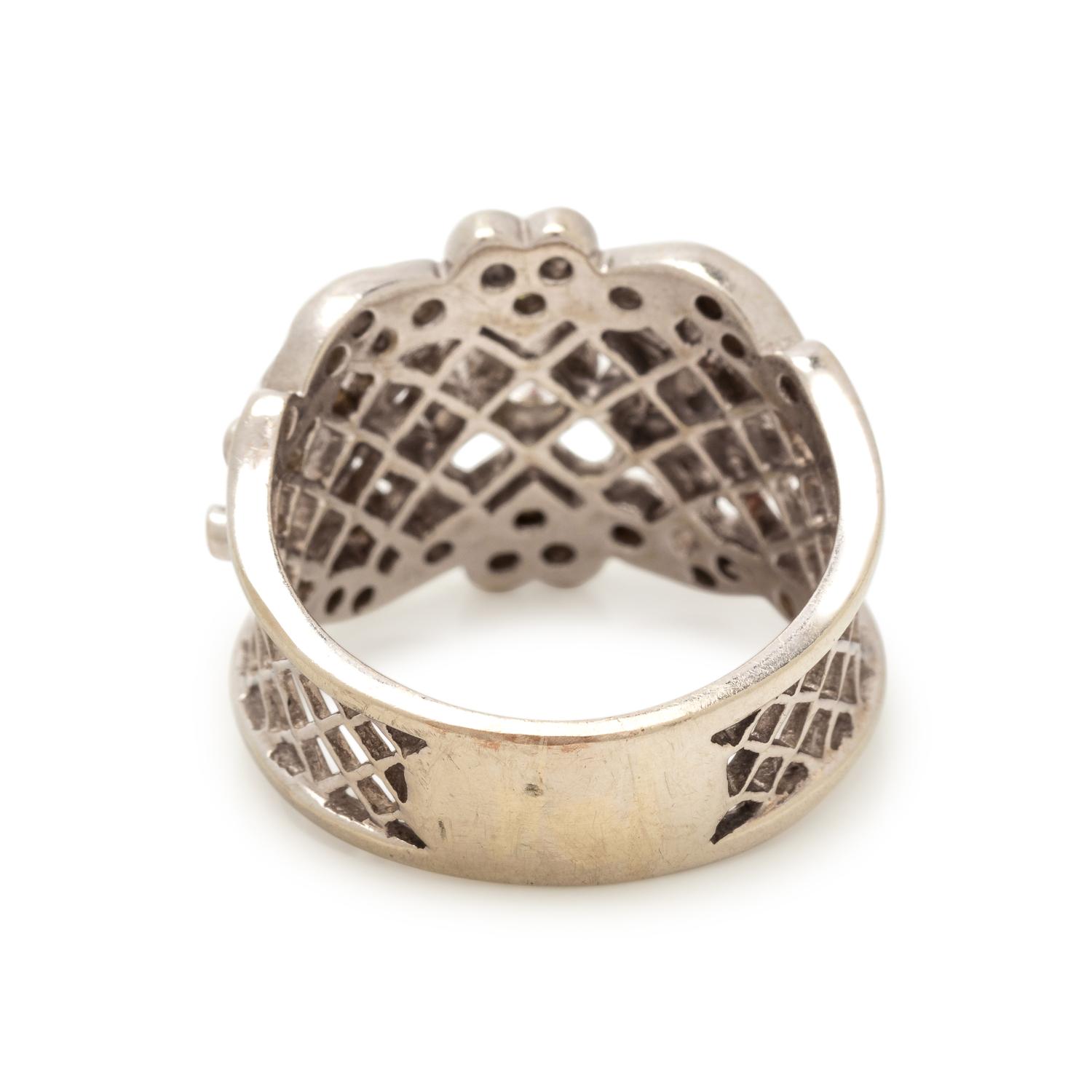 DIAMOND RING