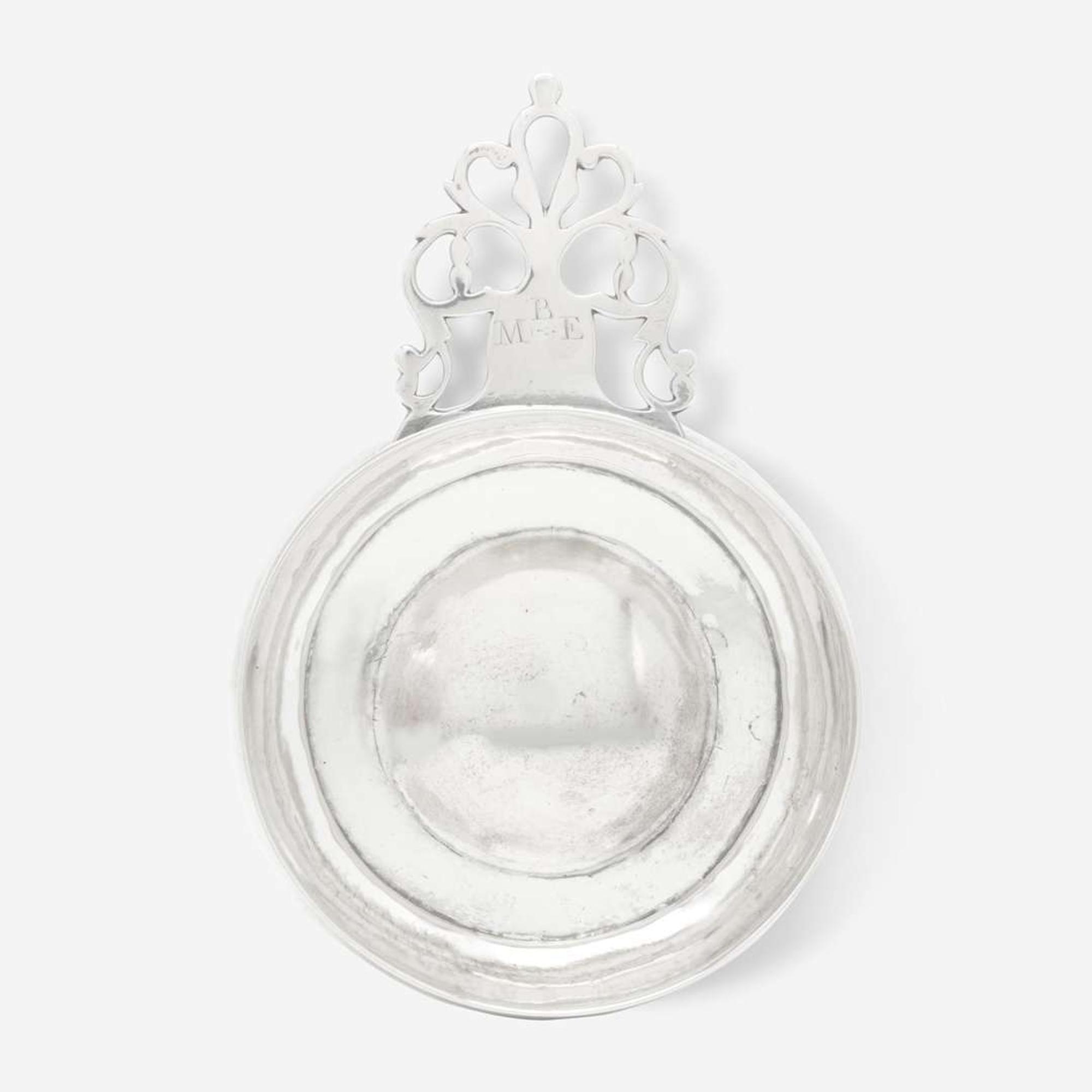 A silver porringer Jacob Hurd (1703-1758), Boston, MA, circa 1740