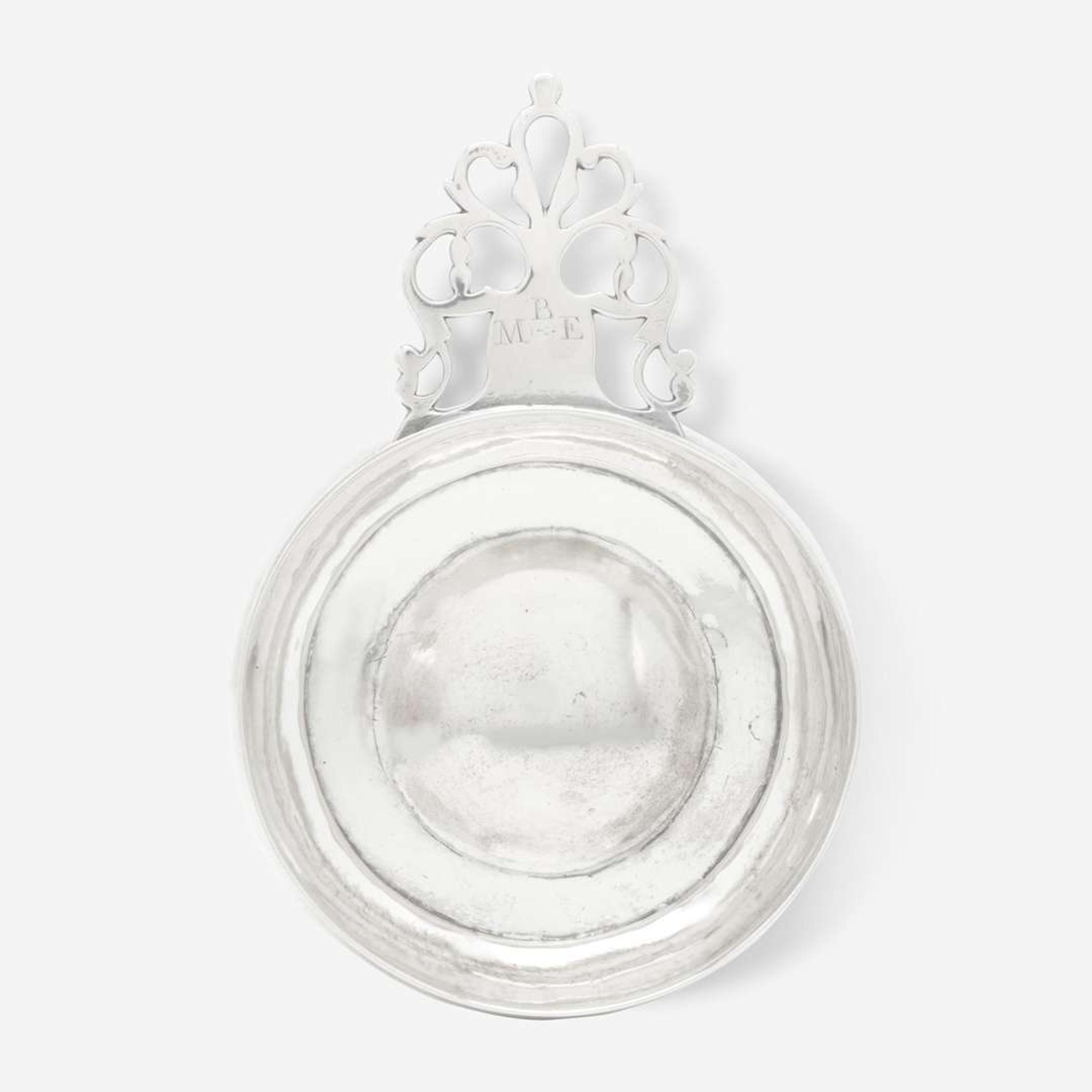 A silver porringer Jacob Hurd (1703-1758), Boston, MA, circa 1740