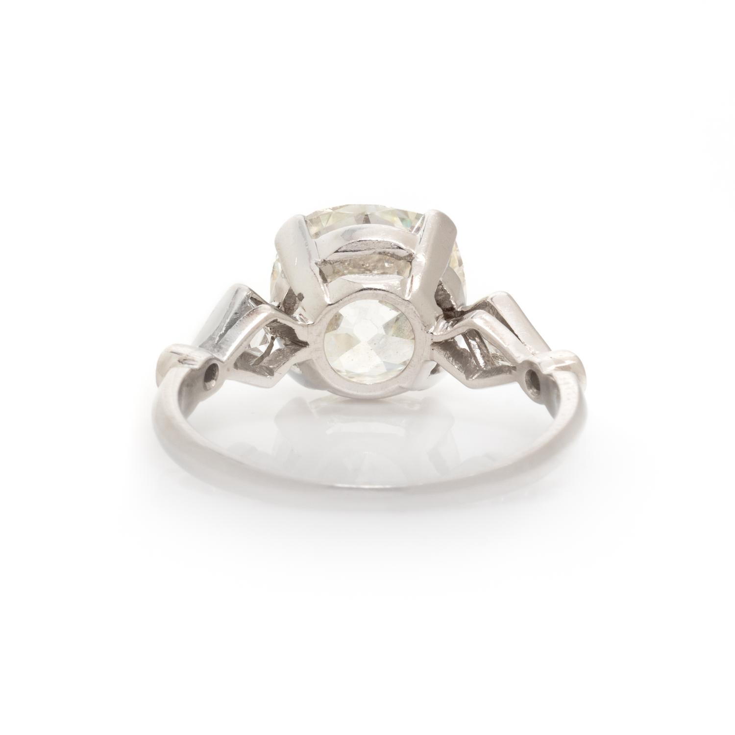 DIAMOND RING