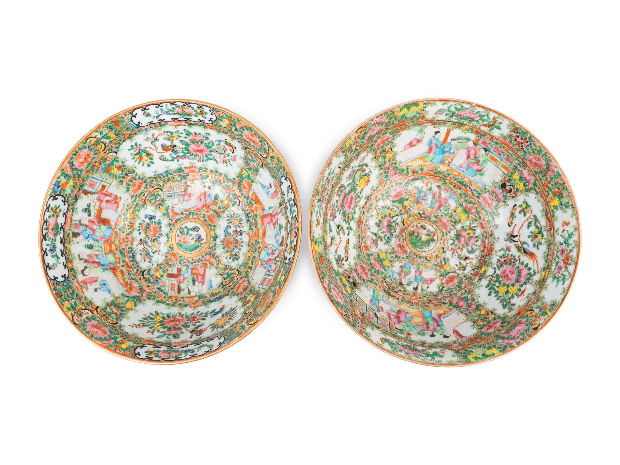 A Pair of Chinese Export Gold Medallion Bowls — 19TH CENTURY
