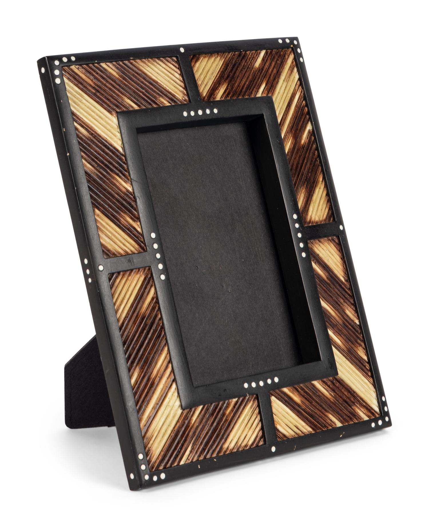 An Anglo-Indian Quill Picture Frame