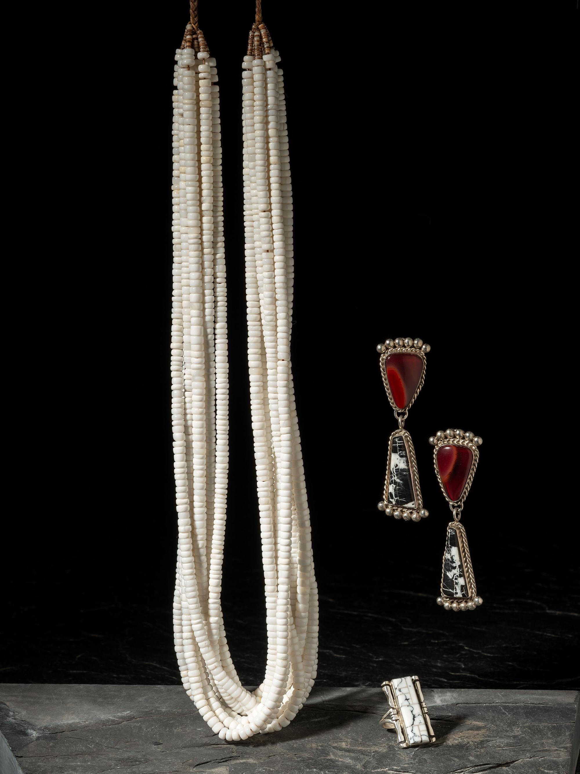 Ten-strand Melon Shell Necklace, PLUS