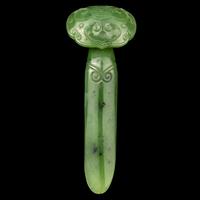 Three Chinese Jade and Jadeite Jewelry Items, 19th Century 清 翡翠、白玉首飾一組三件