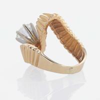 A Ladies Diamond and Yellow Gold Ring