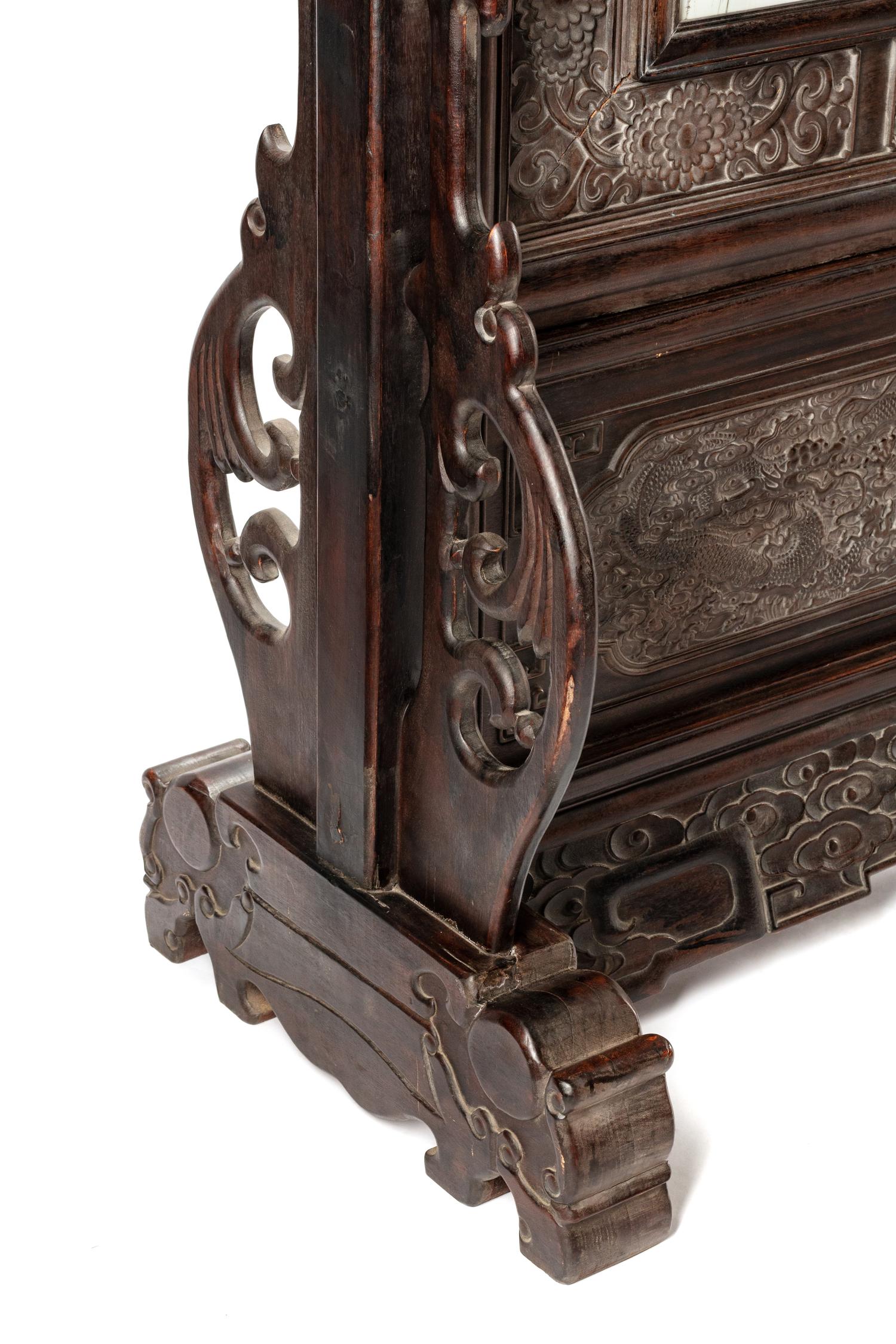 A Chinese Export Porcelain and Carved Hardwood Five-Panel Floor Screen