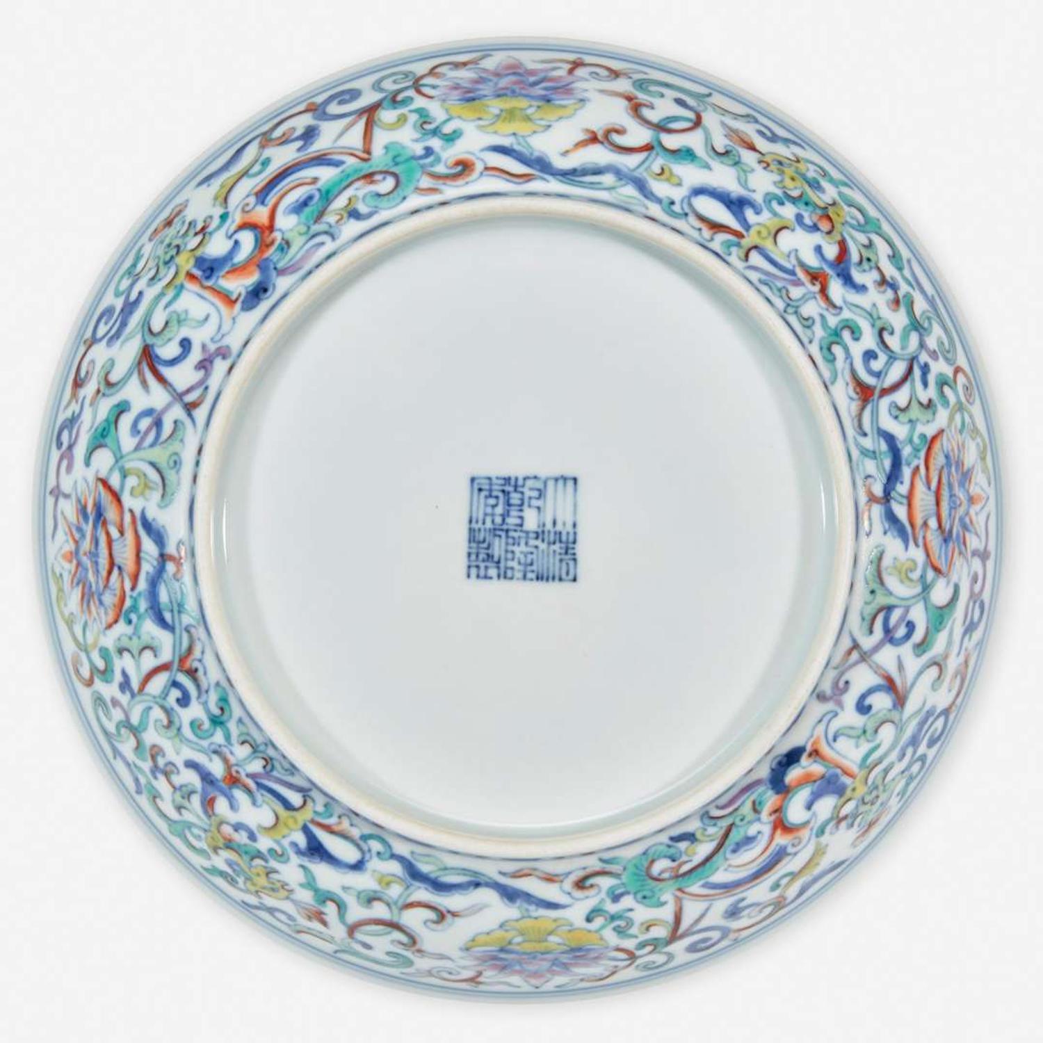 A Chinese doucai-decorated porccelain "Phoenix" dish 斗彩凤纹盘 Qianlong six-character seal mark ?????