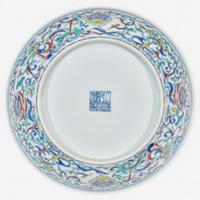 A Chinese doucai-decorated porccelain "Phoenix" dish 斗彩凤纹盘 Qianlong six-character seal mark ?????
