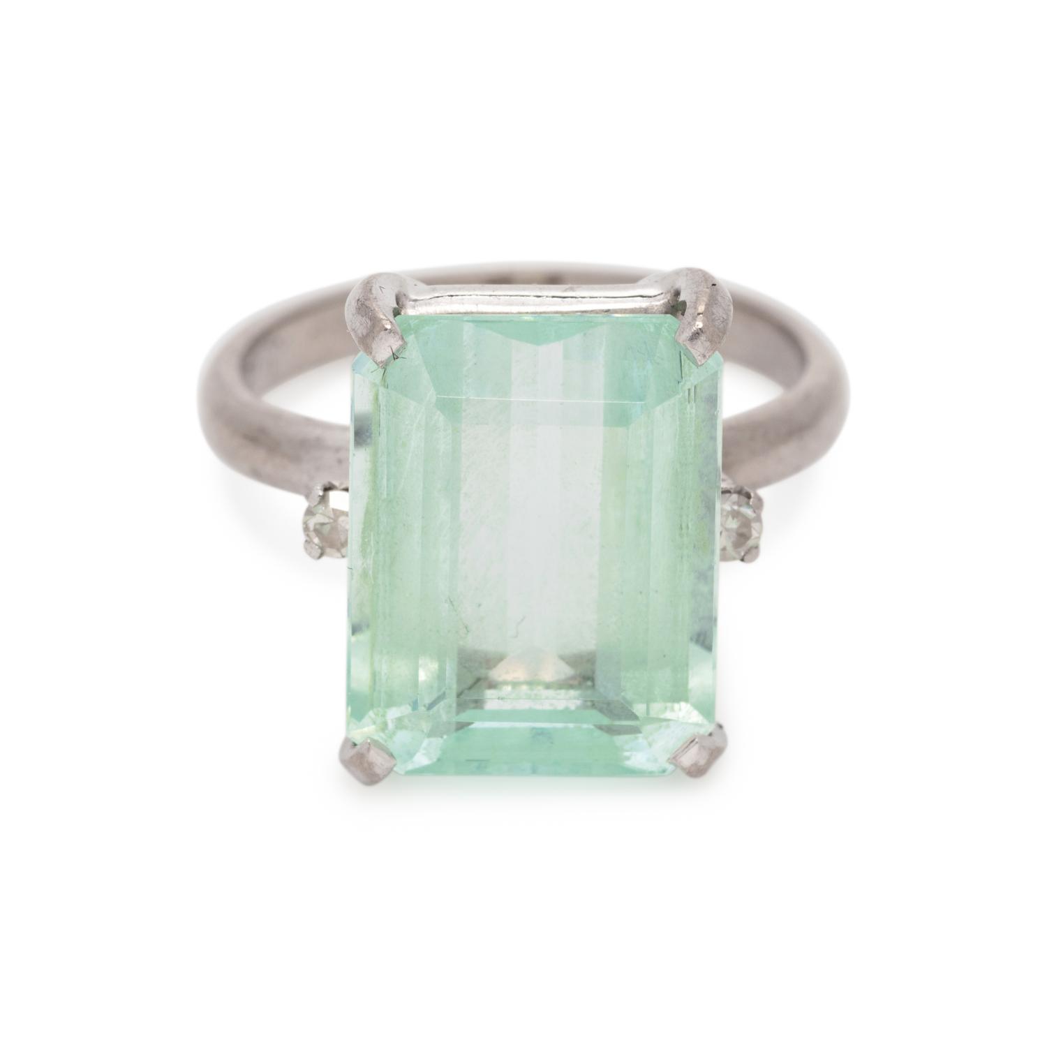 AQUAMARINE AND DIAMOND RING