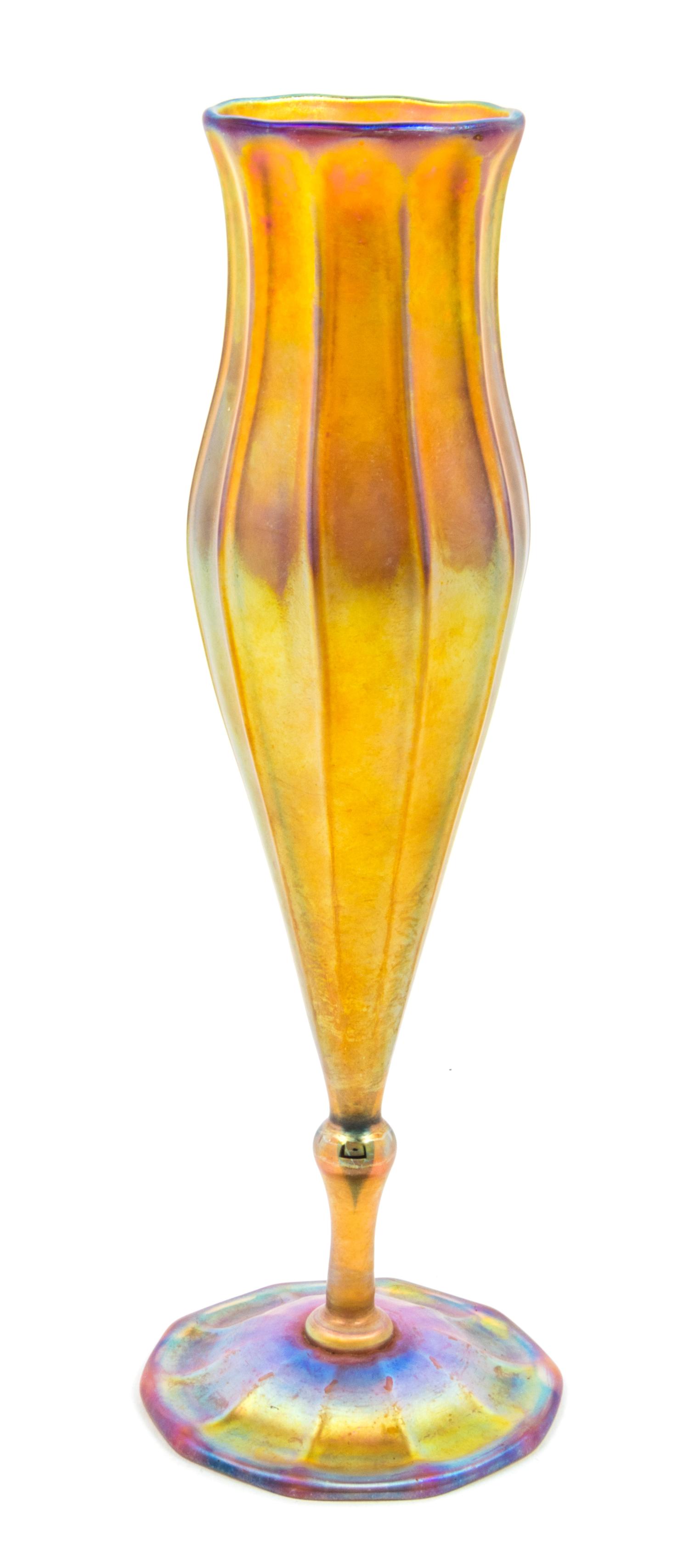 Tiffany Studios, EARLY 20TH CENTURY, Favrile glass vase, of floraform in gold iridescence
