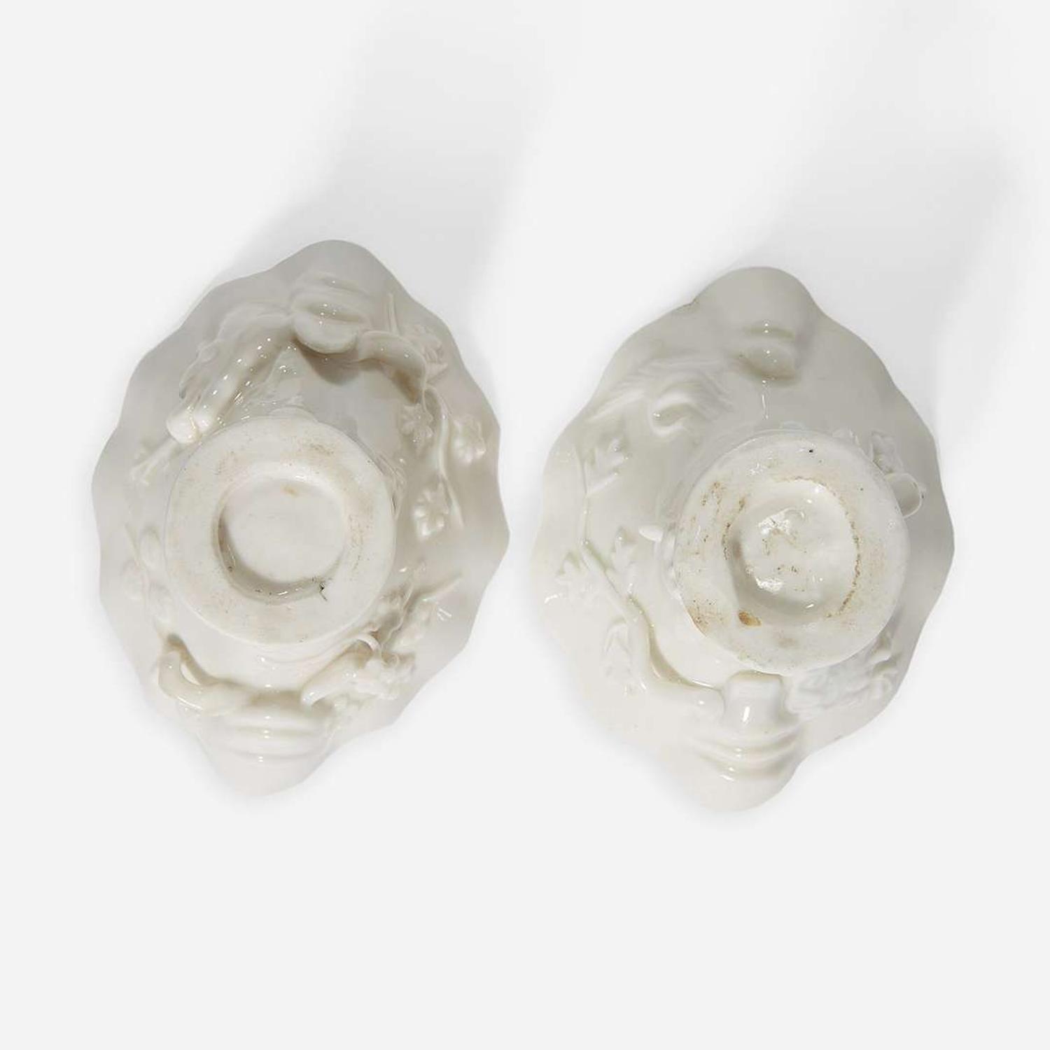 Two similar Chinese Dehua porcelain libation cups 德化窑盃两件 17th/18th century ???????
