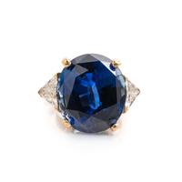 SAPPHIRE AND DIAMOND RING