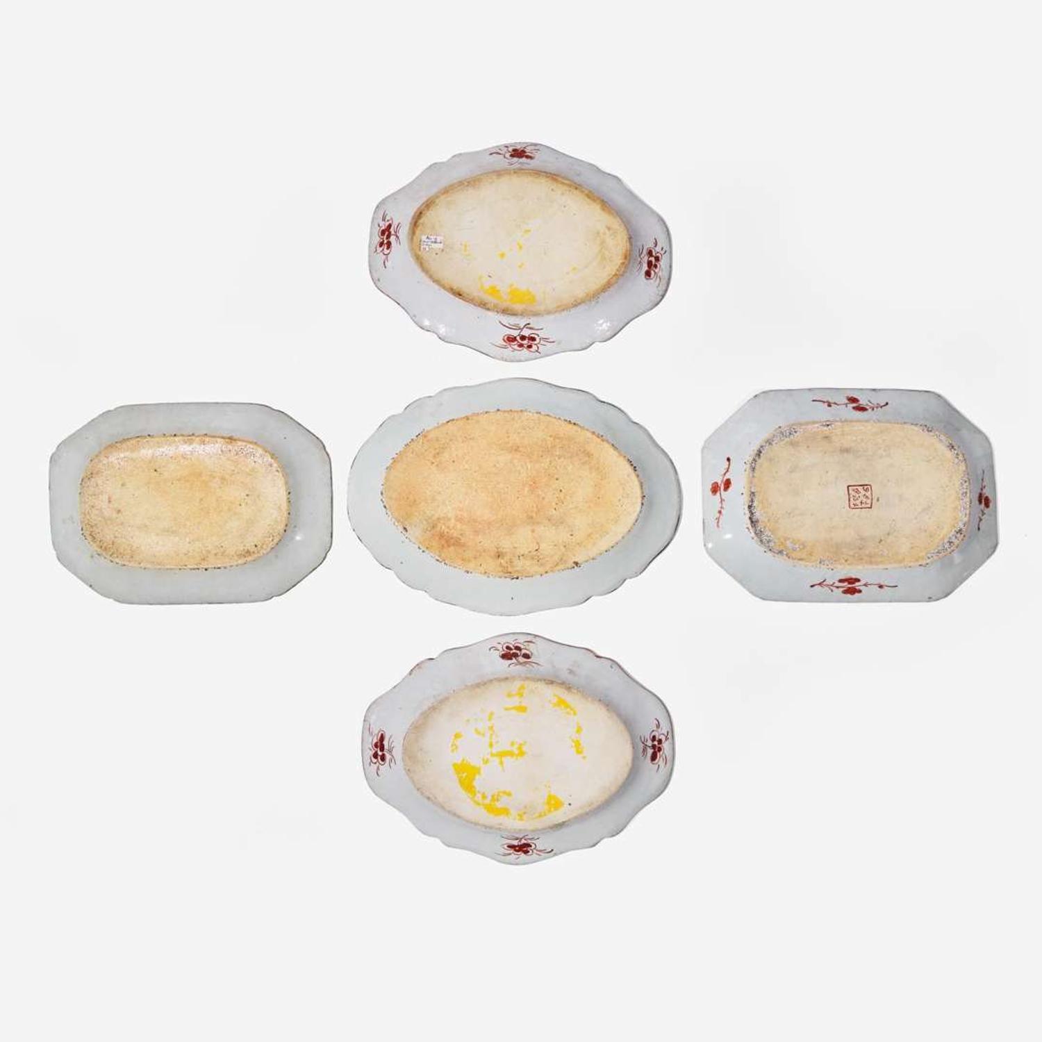 Five assorted Chinese export clobbered porcelain trays 外銷瓷盤五件 Late 18th to early 19th century ???????????