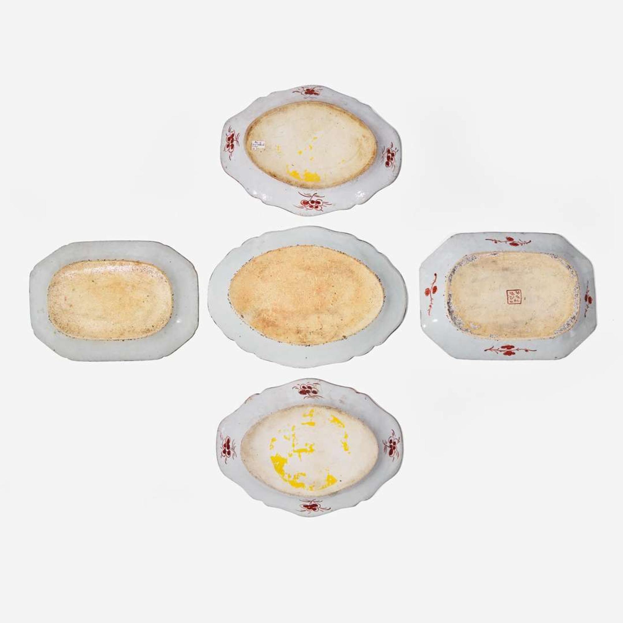 Five assorted Chinese export clobbered porcelain trays 外銷瓷盤五件 Late 18th to early 19th century ???????????