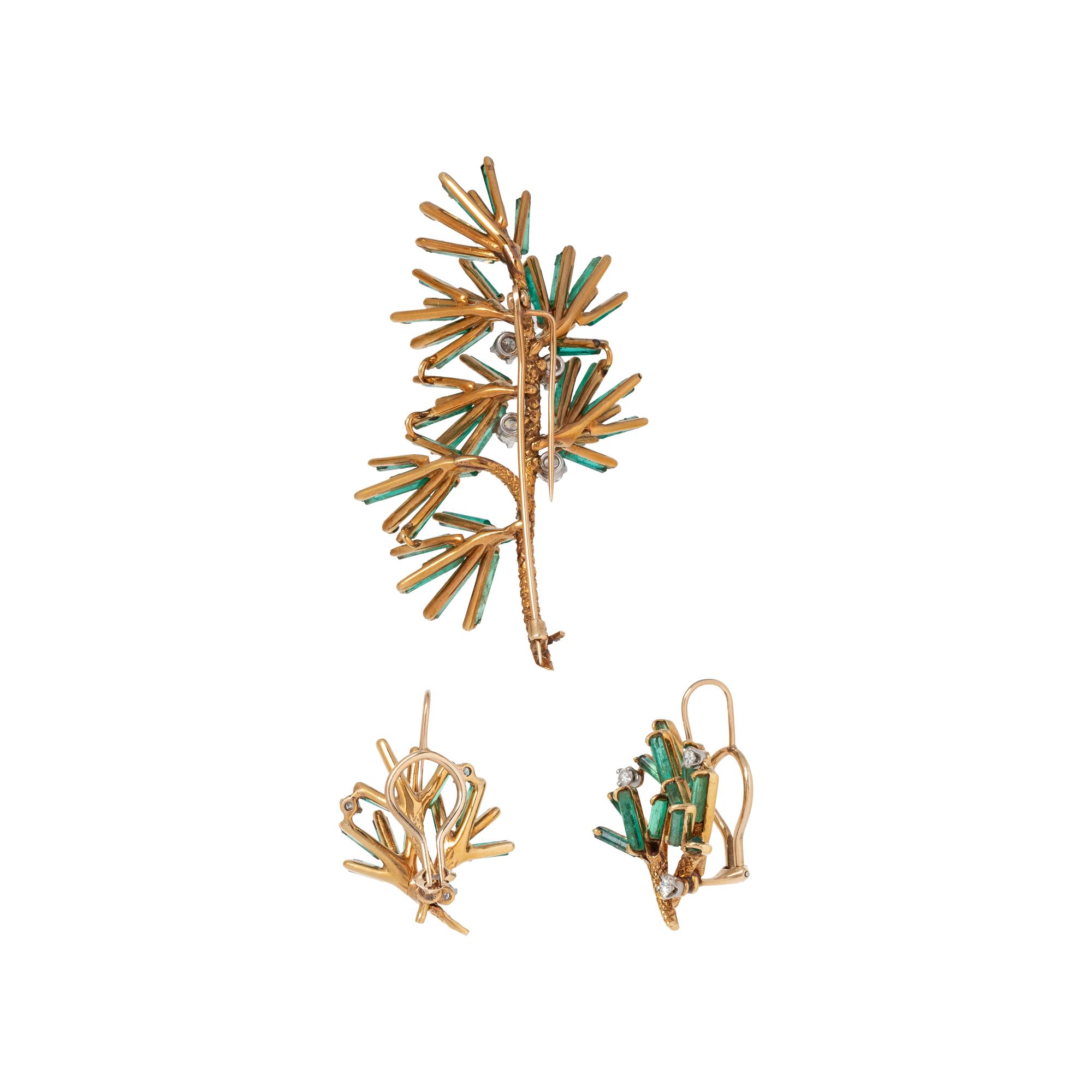 OLGA TRITT, YELLOW GOLD, EMERALD AND DIAMOND 'PINE NEEDLE' SET