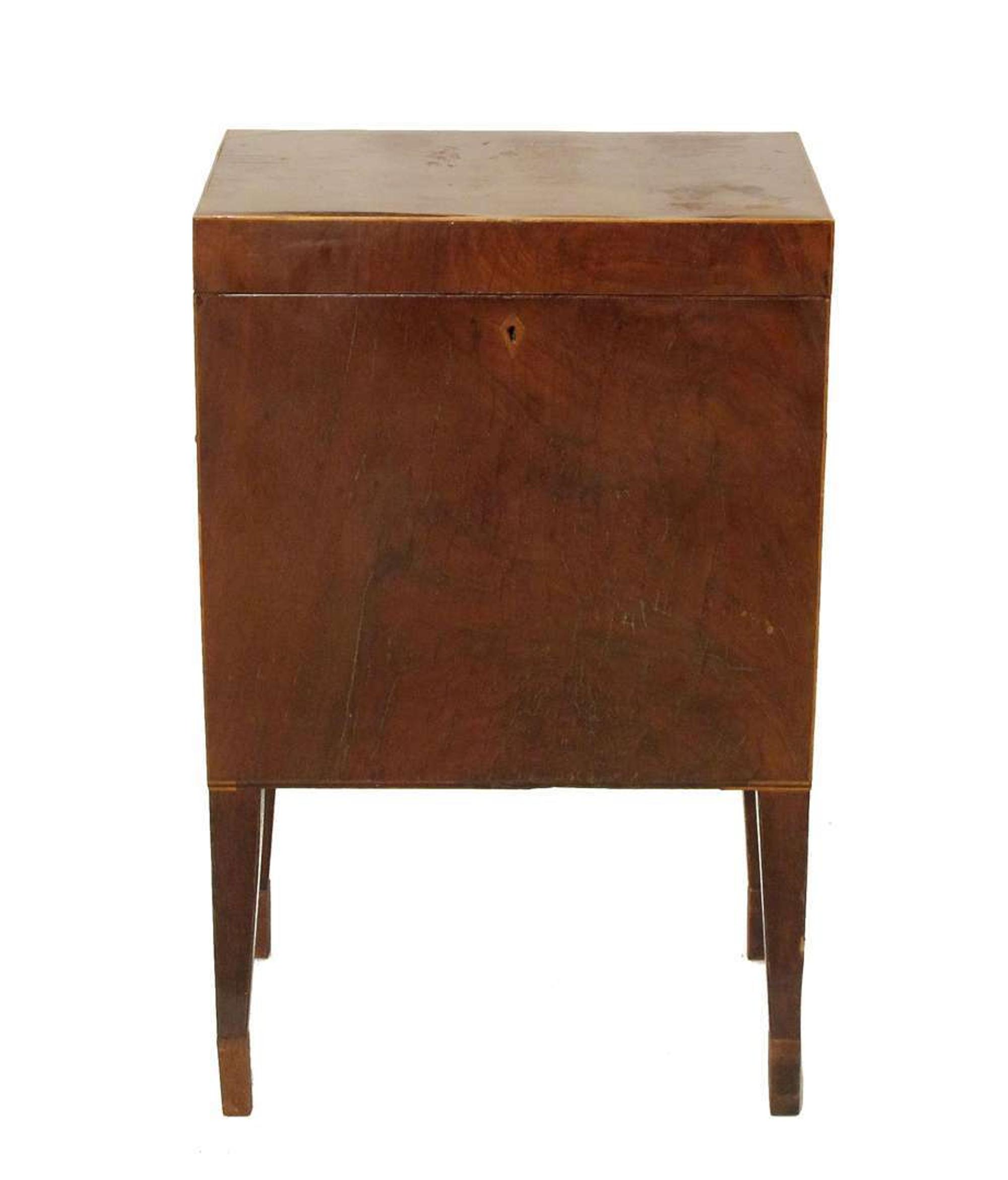 Federal mahogany cellarette early 19th century