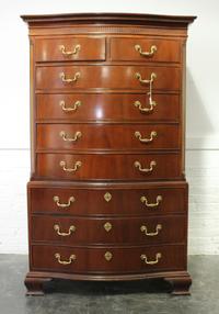 A Chippendale Style Mahogany Chest on Chest Height 69 1/4 x width 42 1/2 x depth 19 inches. — BAKER, 20TH CENTURY