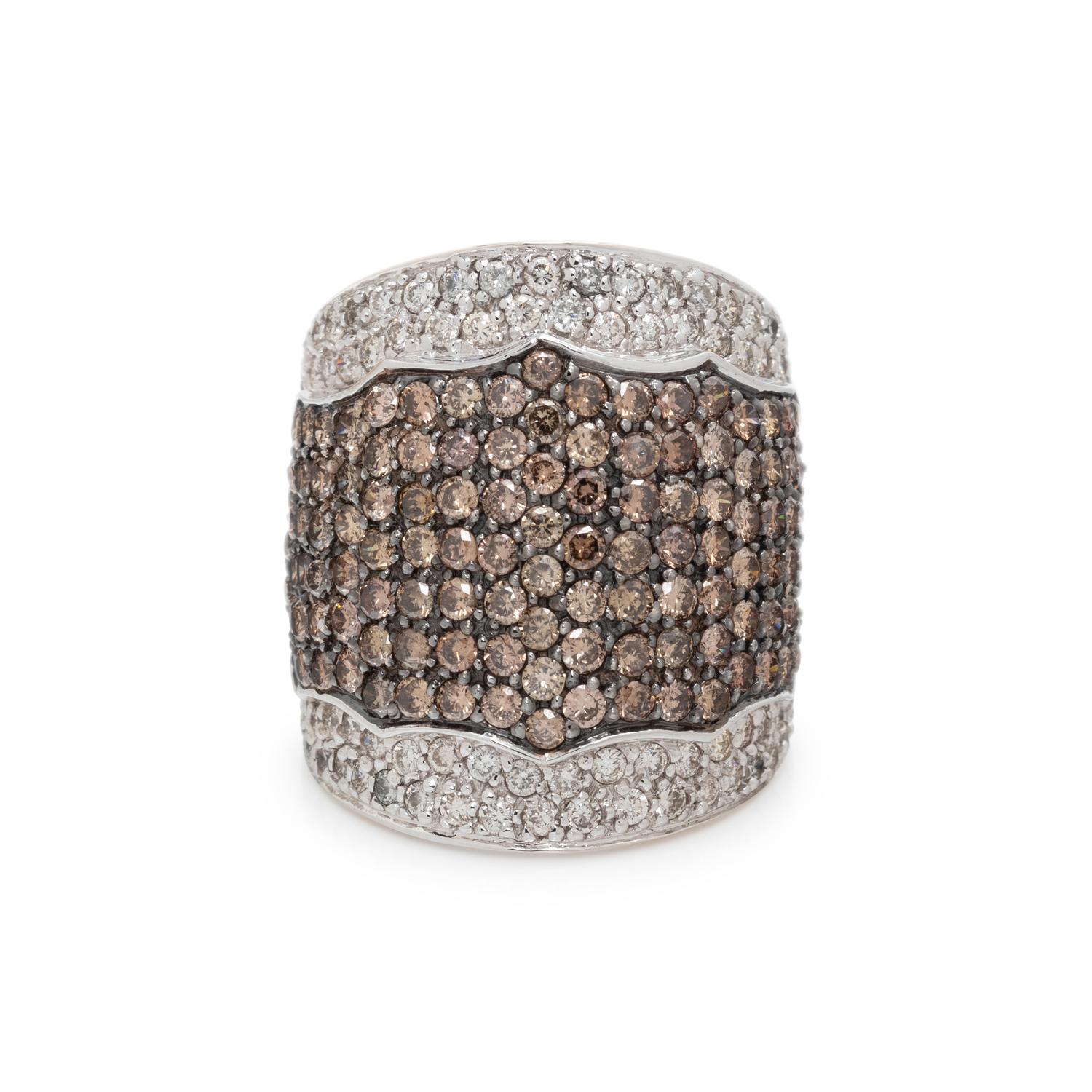 COLORED DIAMOND AND DIAMOND RING