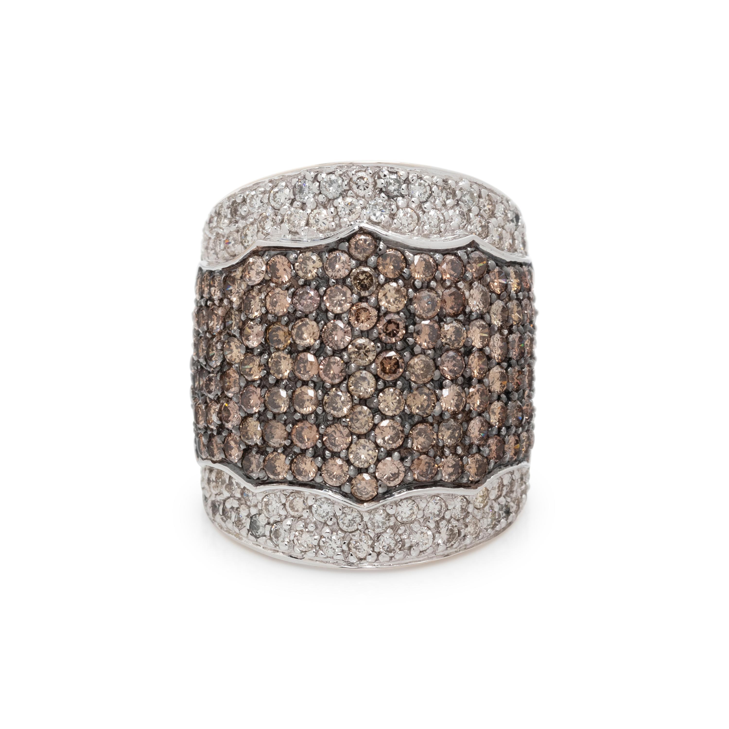 COLORED DIAMOND AND DIAMOND RING