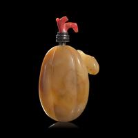A Chinese Carved Chalcedony Agate "Gourds" Snuff Bottle