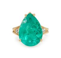 EMERALD AND DIAMOND RING