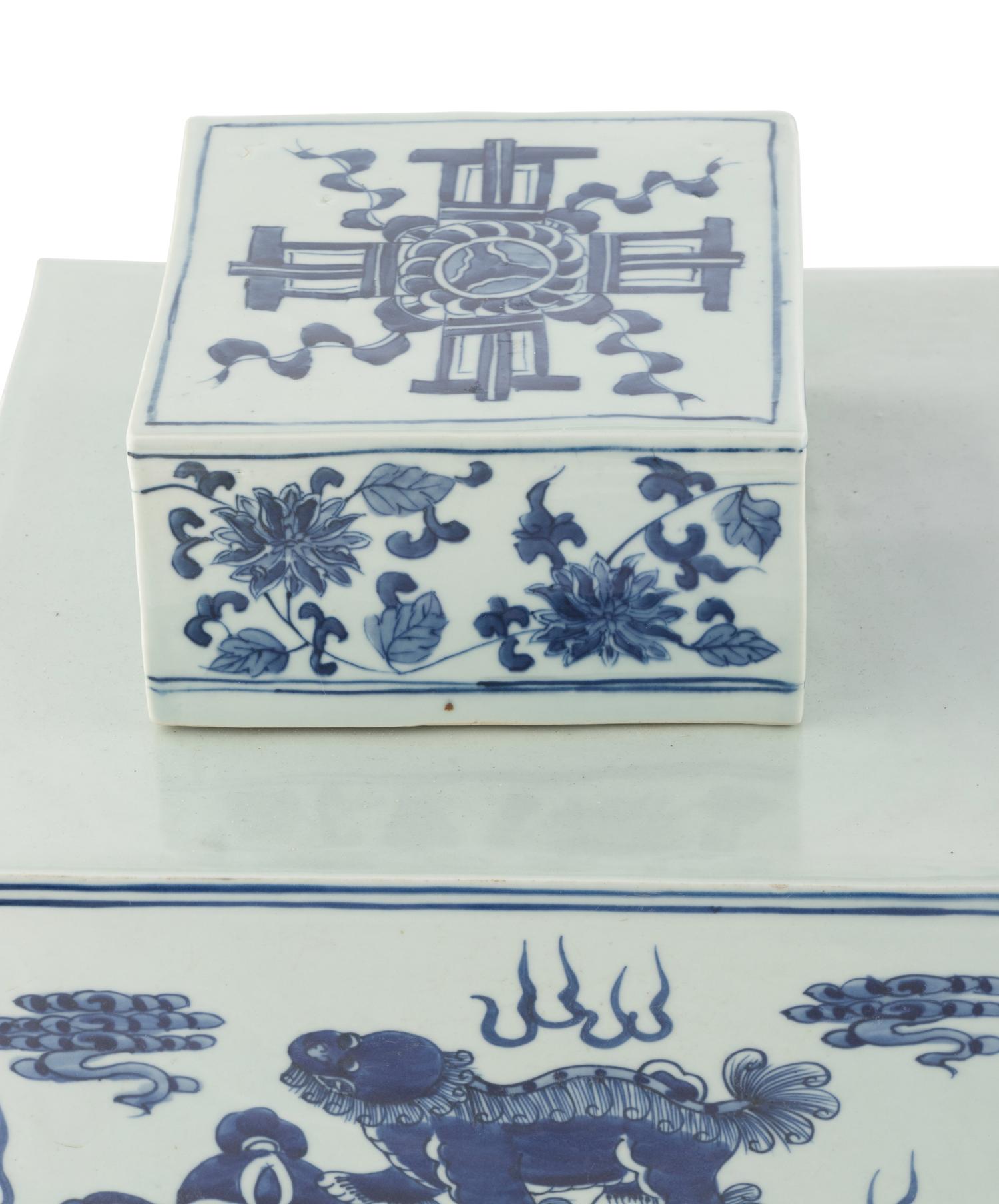 A Pair of Chinese Porcelain Urns