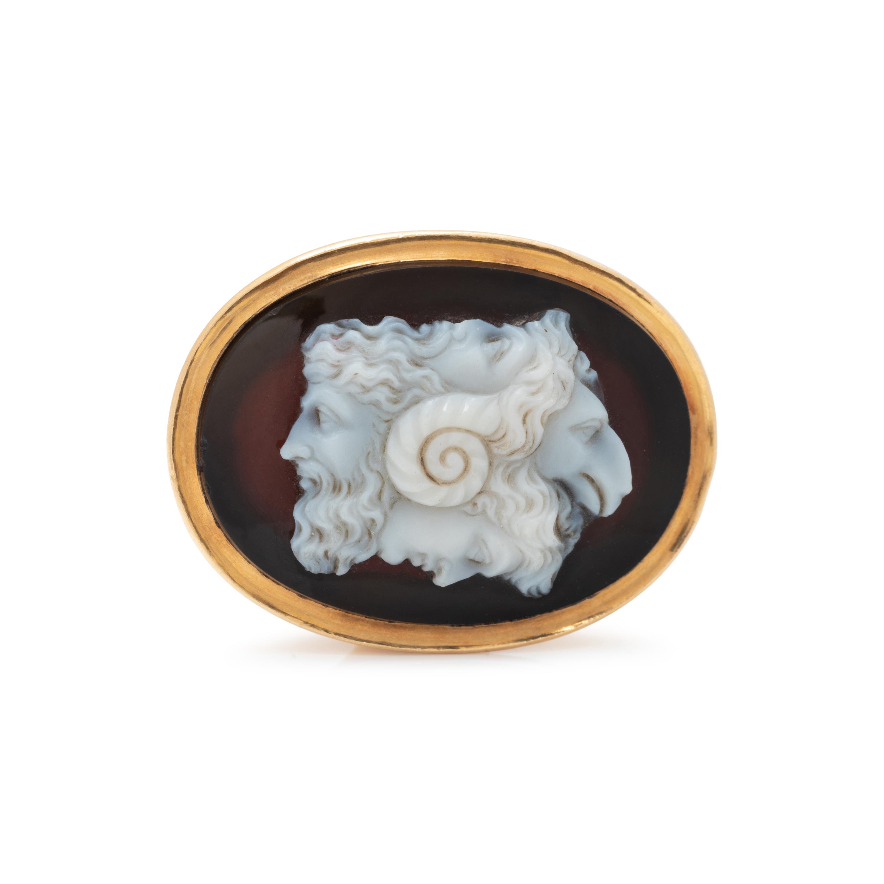 ANTIQUE, ROSE GOLD AND AGATE CAMEO RING