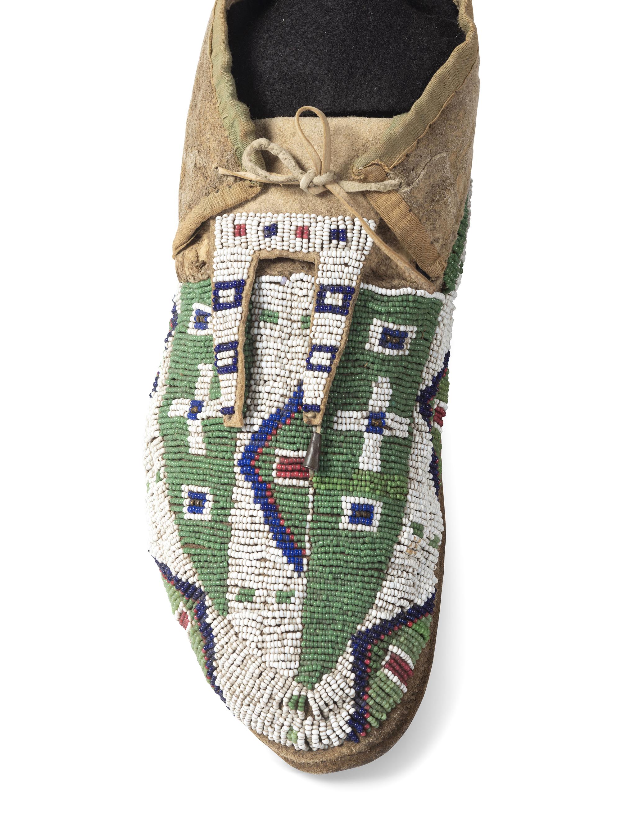 Northern Plains Moccasins, Singles