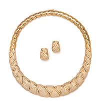 YELLOW GOLD AND DIAMOND SET