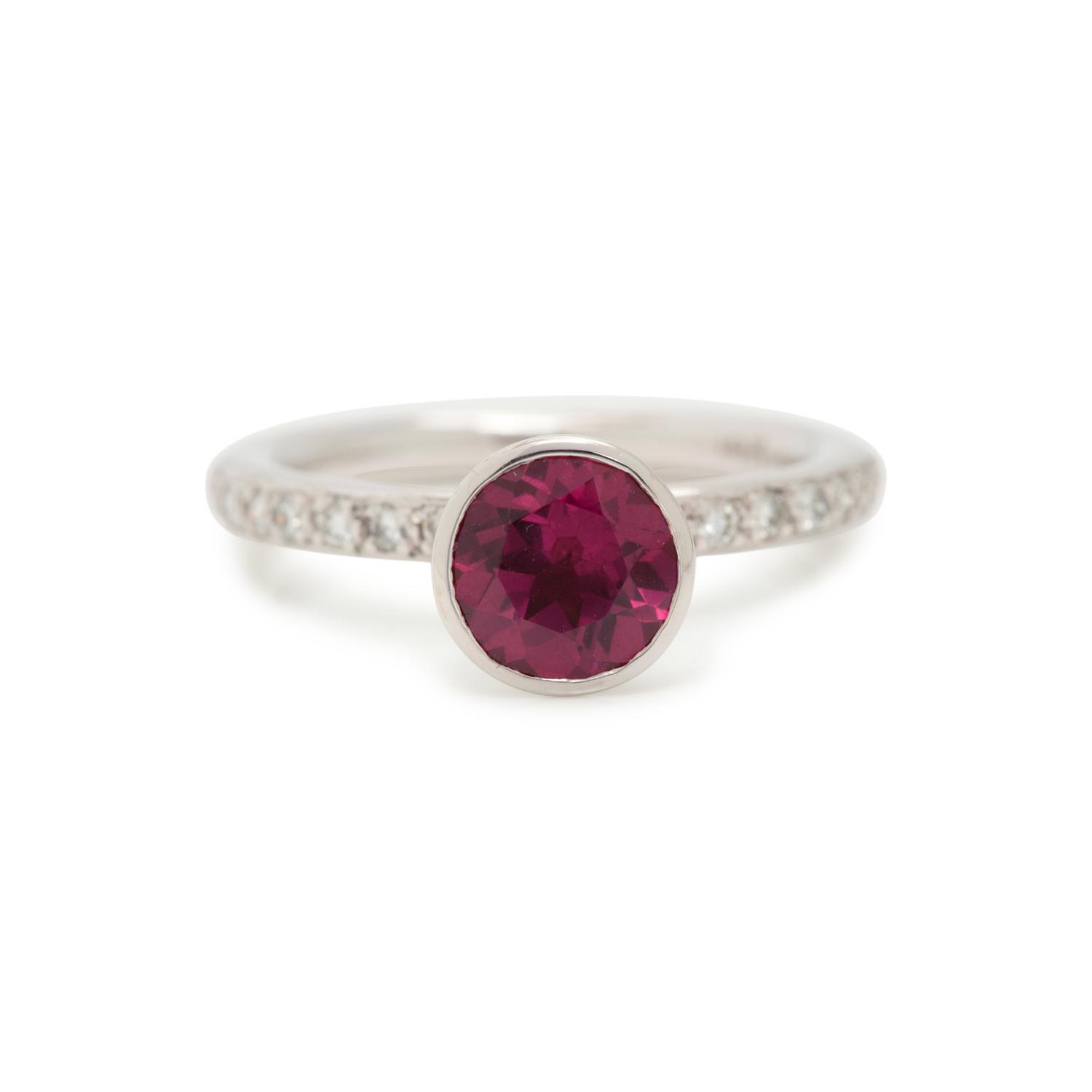 GARNET AND DIAMOND RING
