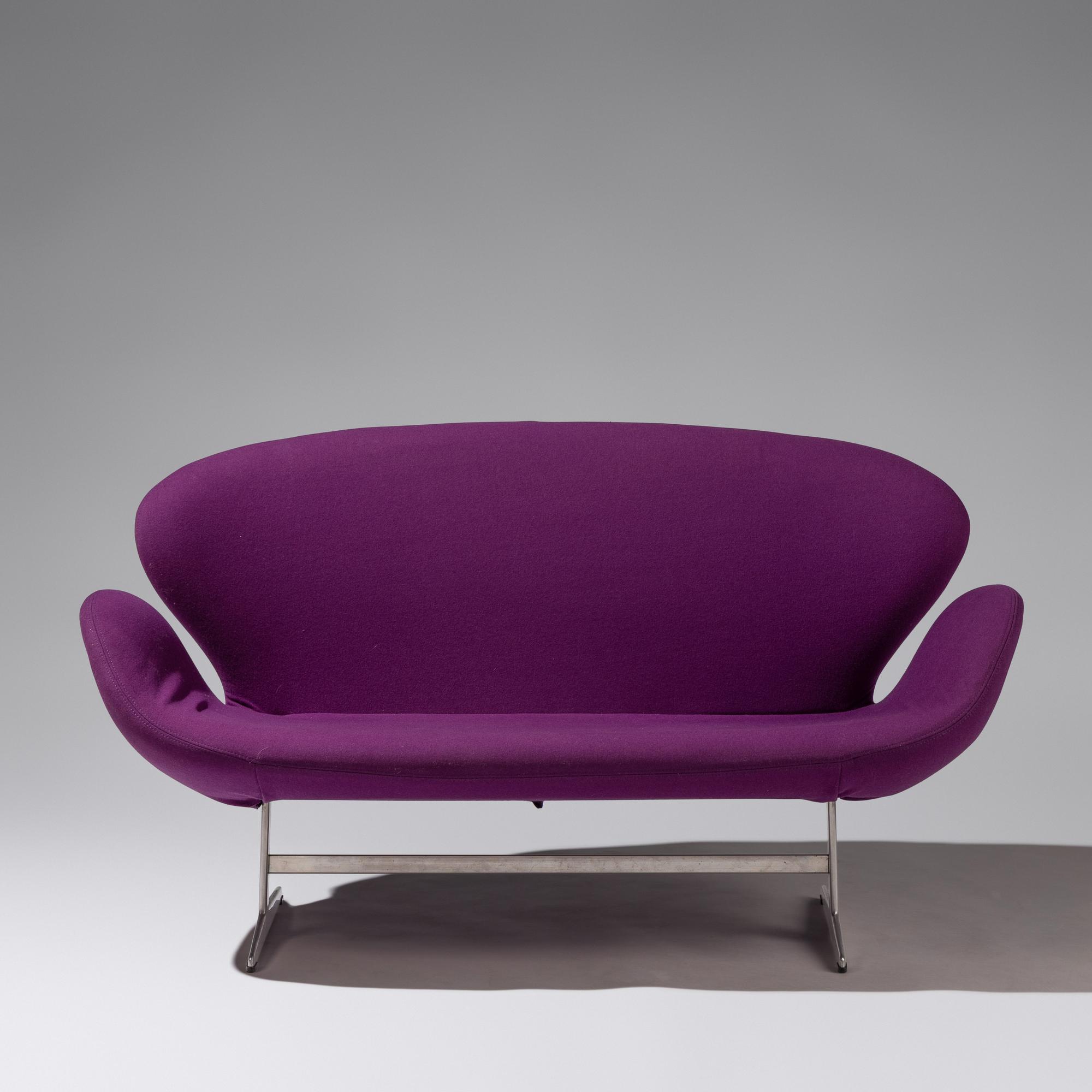 Swan settee, model 3321 for Fritz Hansen