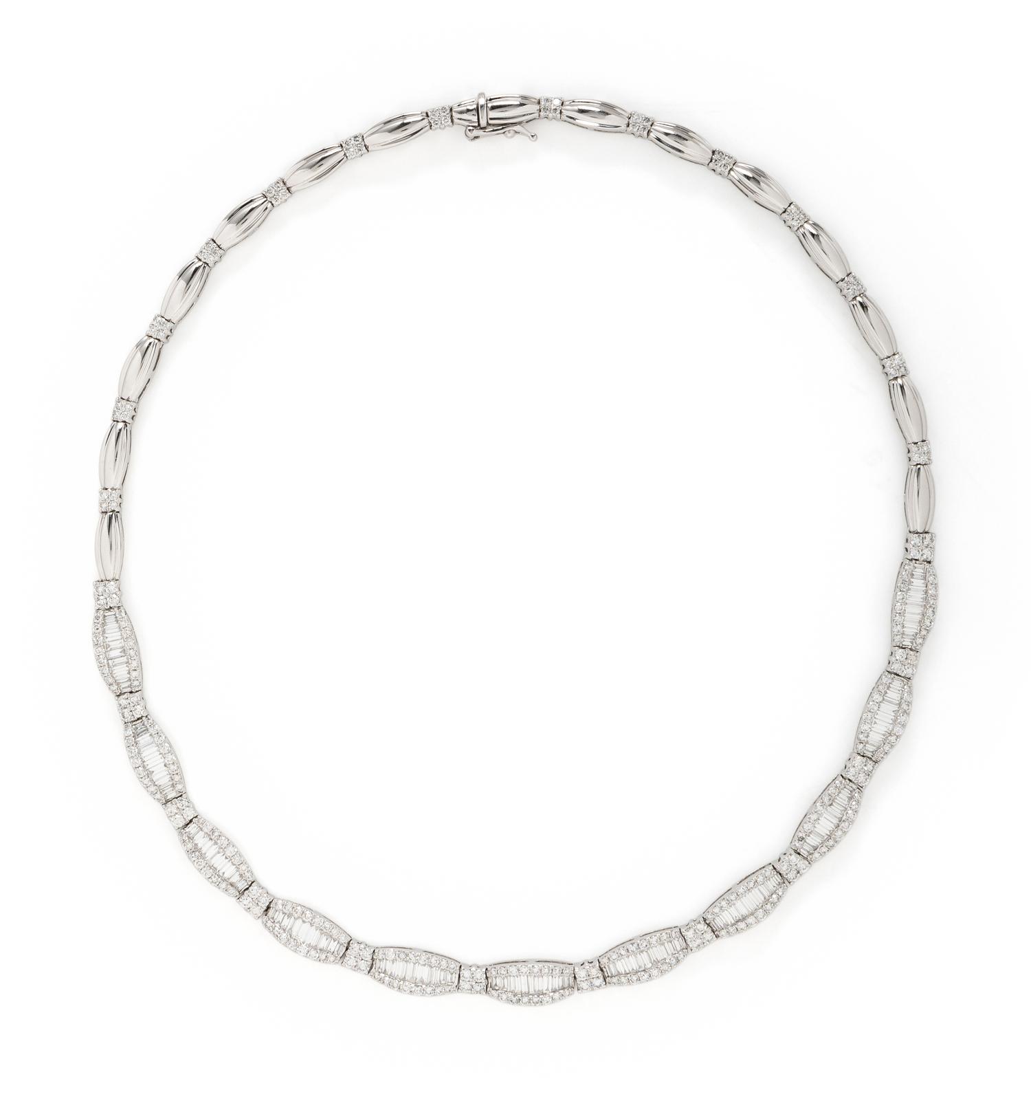 WHITE GOLD AND DIAMOND NECKLACE