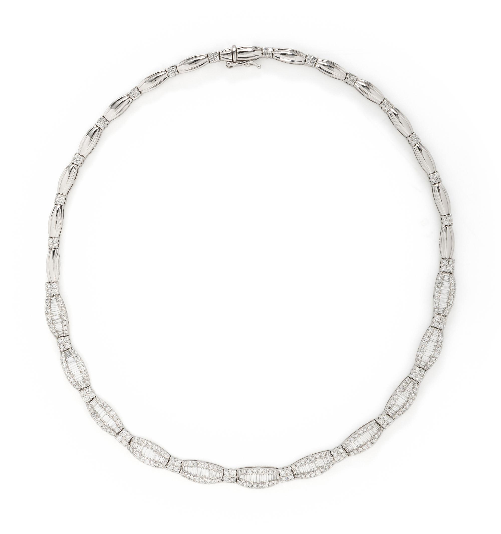 WHITE GOLD AND DIAMOND NECKLACE