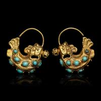 A Pair of Chinese Turquoise Inset Gold 'Capricorn' Earrings, Erhuan, Liao Dynasty 遼 金摩羯嵌松石耳環一對