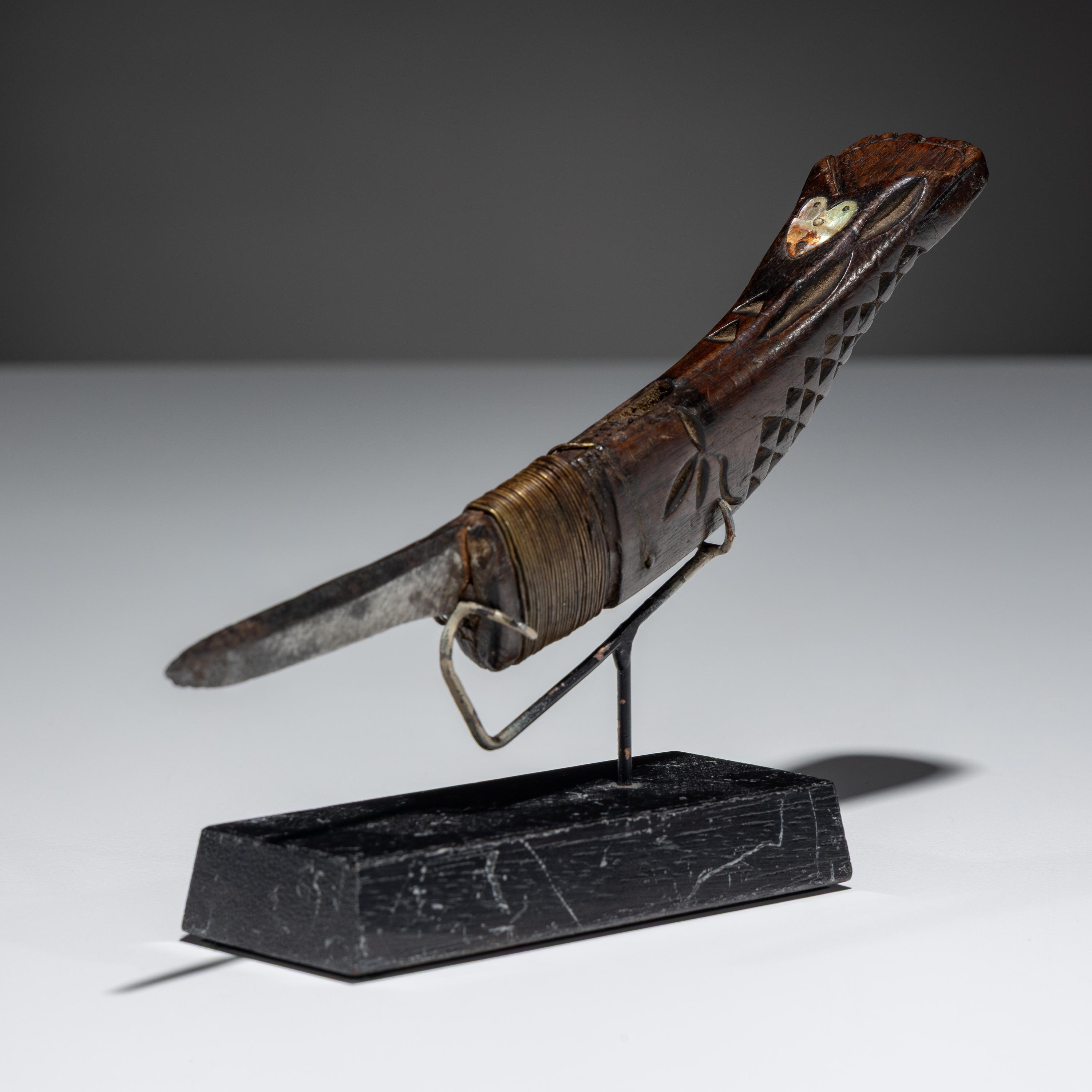 Maliseet / Mi'kmaq Crooked Knife, with Mother-of-Pearl Inlay