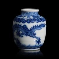A Small Chinese Blue and White Porcelain " Dragon " Jar, Yongzheng Mark 雍正款 青花龍紋小罐