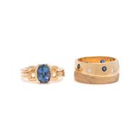 COLLECTION OF YELLOW GOLD, SAPPHIRE AND SYNTHETIC SAPPHIRE RINGS