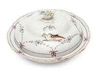 A Chinese Export Porcelain Entrée Dish and Cover