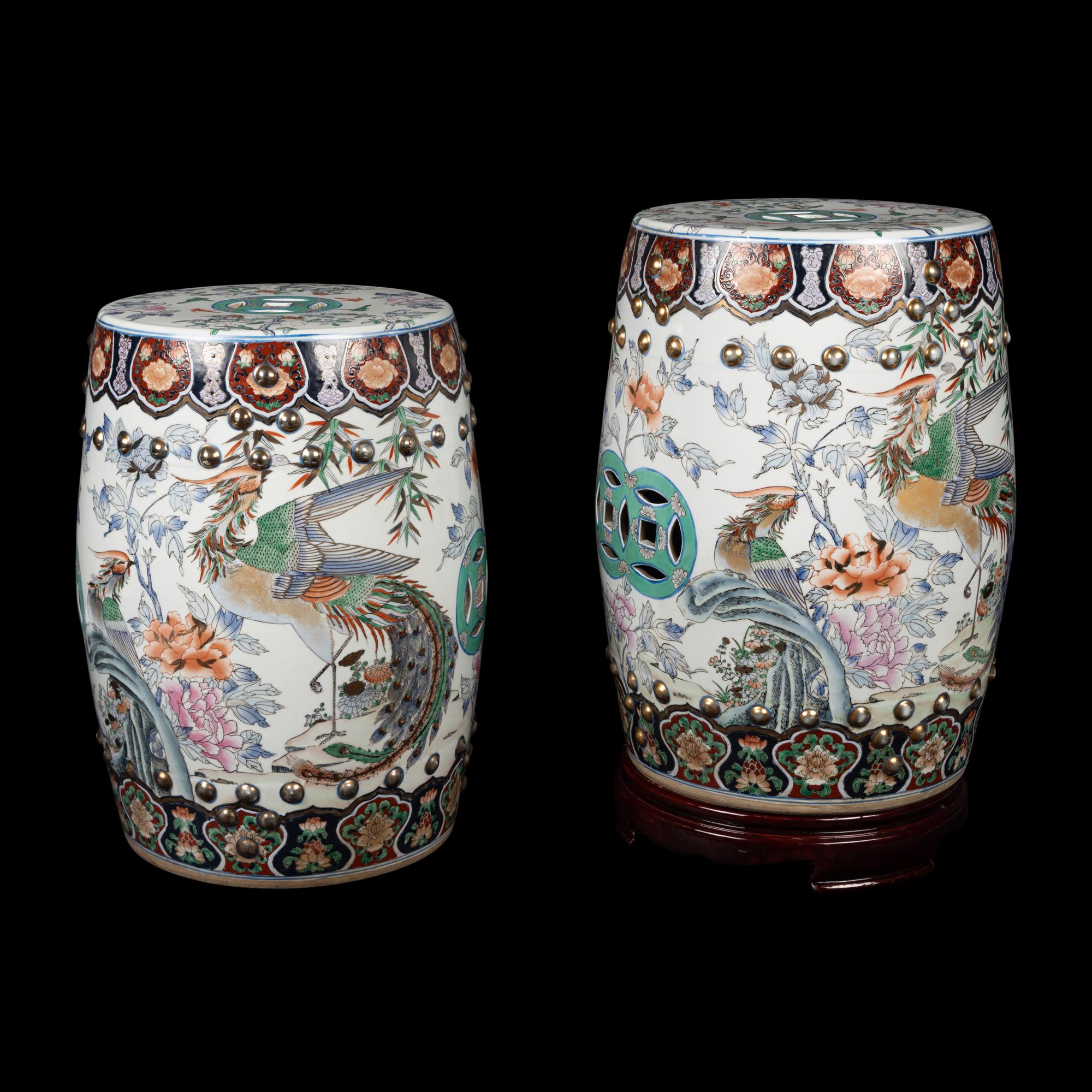 A Pair of Chinese Famille Rose Porcelain Garden Stools, 20th Century — 近代 粉彩花鳥瓷鼓凳一對