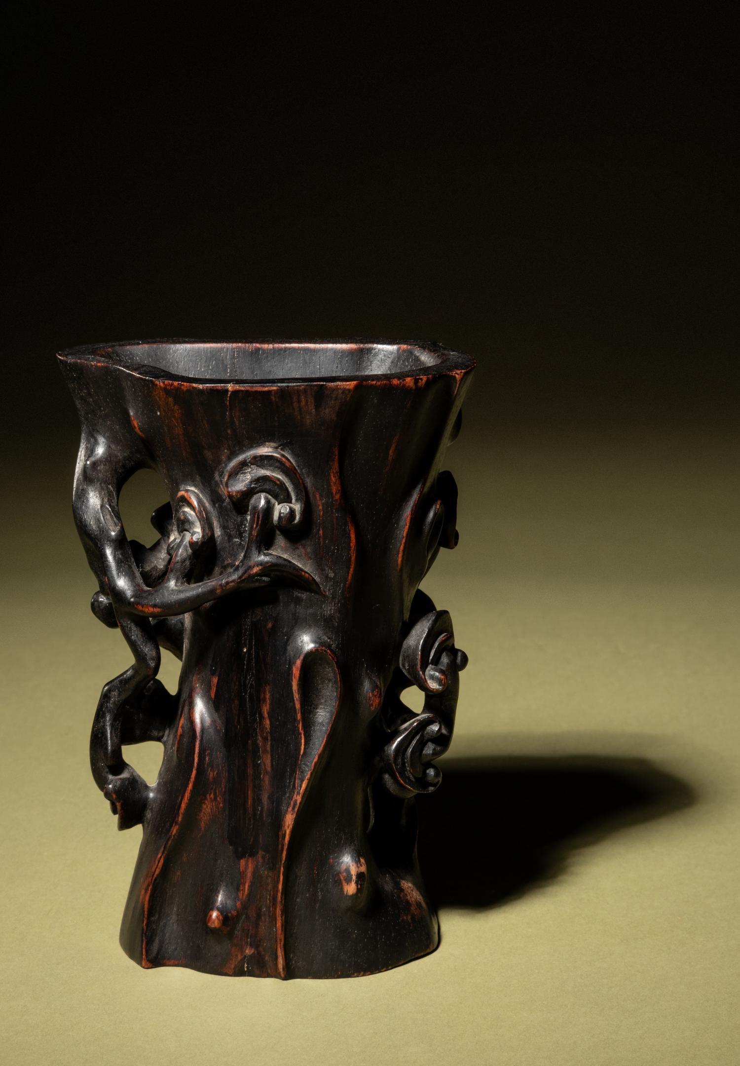 A Lacquered Hardwood 'Lingzhi' Brushpot