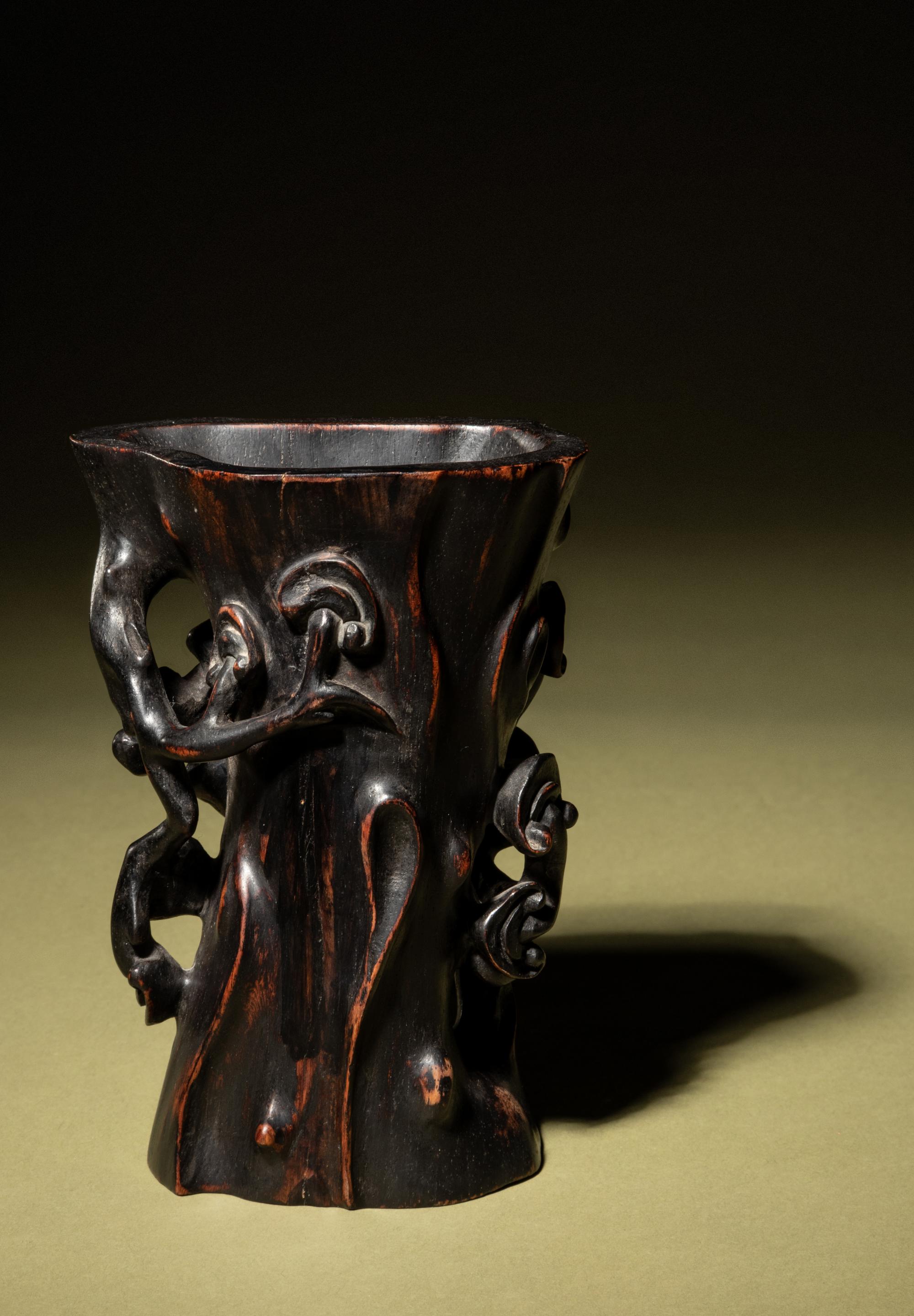A Lacquered Hardwood 'Lingzhi' Brushpot