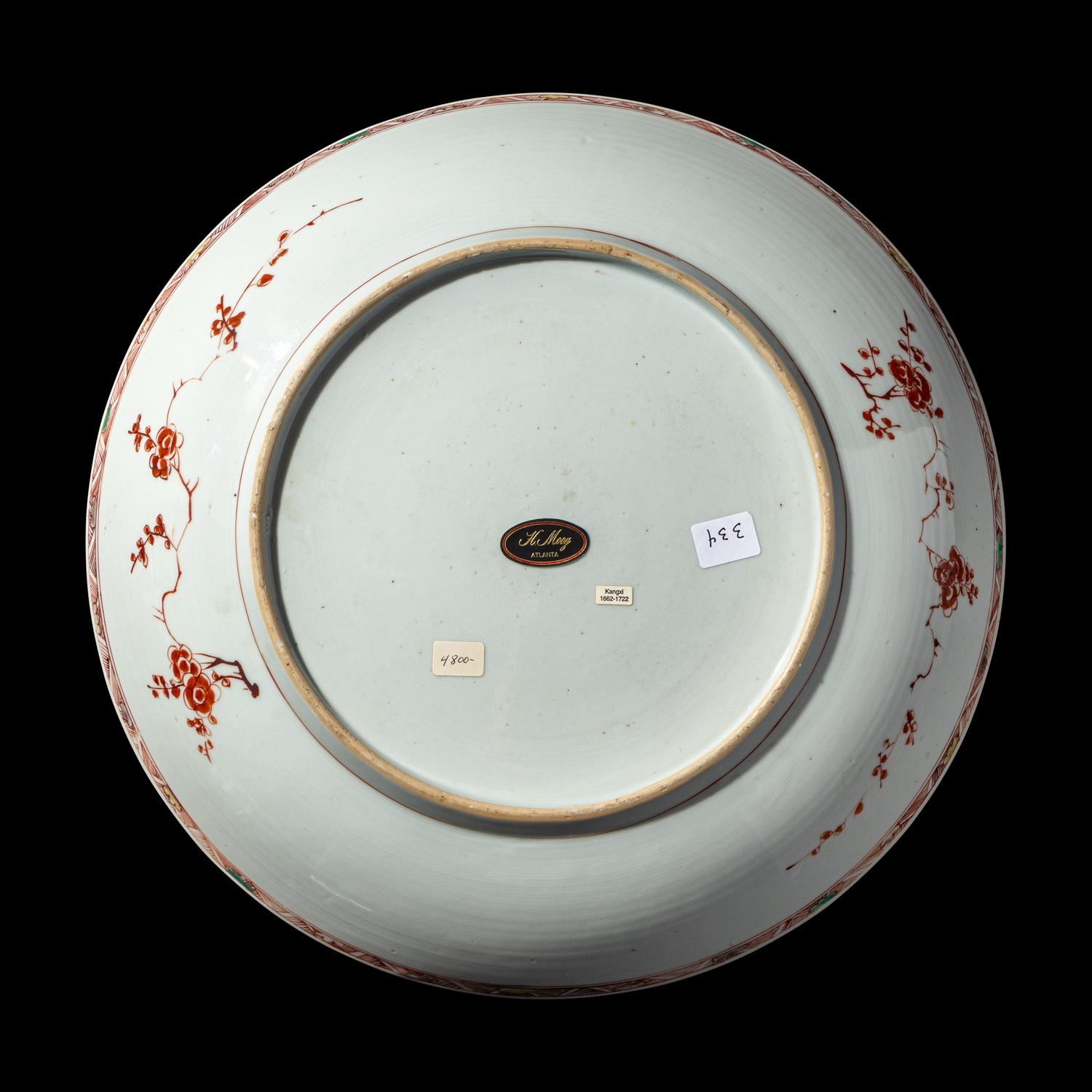 A Chinese Export Imari Style 'Chrysanthemums' Porcelain Charger, Kangxi Period 清康熙 外銷伊萬里式菊花圖賞盤