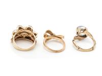COLLECTION OF YELLOW GOLD RINGS