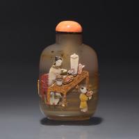 A Tsuda Family Embellished Chinese Agate Snuff Bottle — 1750-1860年 瑪瑙嵌寶人物故事圖鼻煙壺; 嵌飾： 1900-1935年 日本京都津田家族作