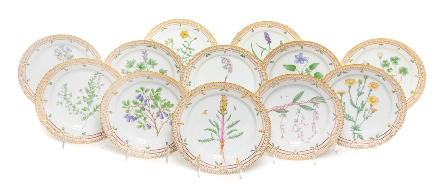 Twelve Royal Copenhagen Flora Danica Luncheon Plates Diameter of largest 8 7/8 inches. — FIRST HALF 20TH CENTURY