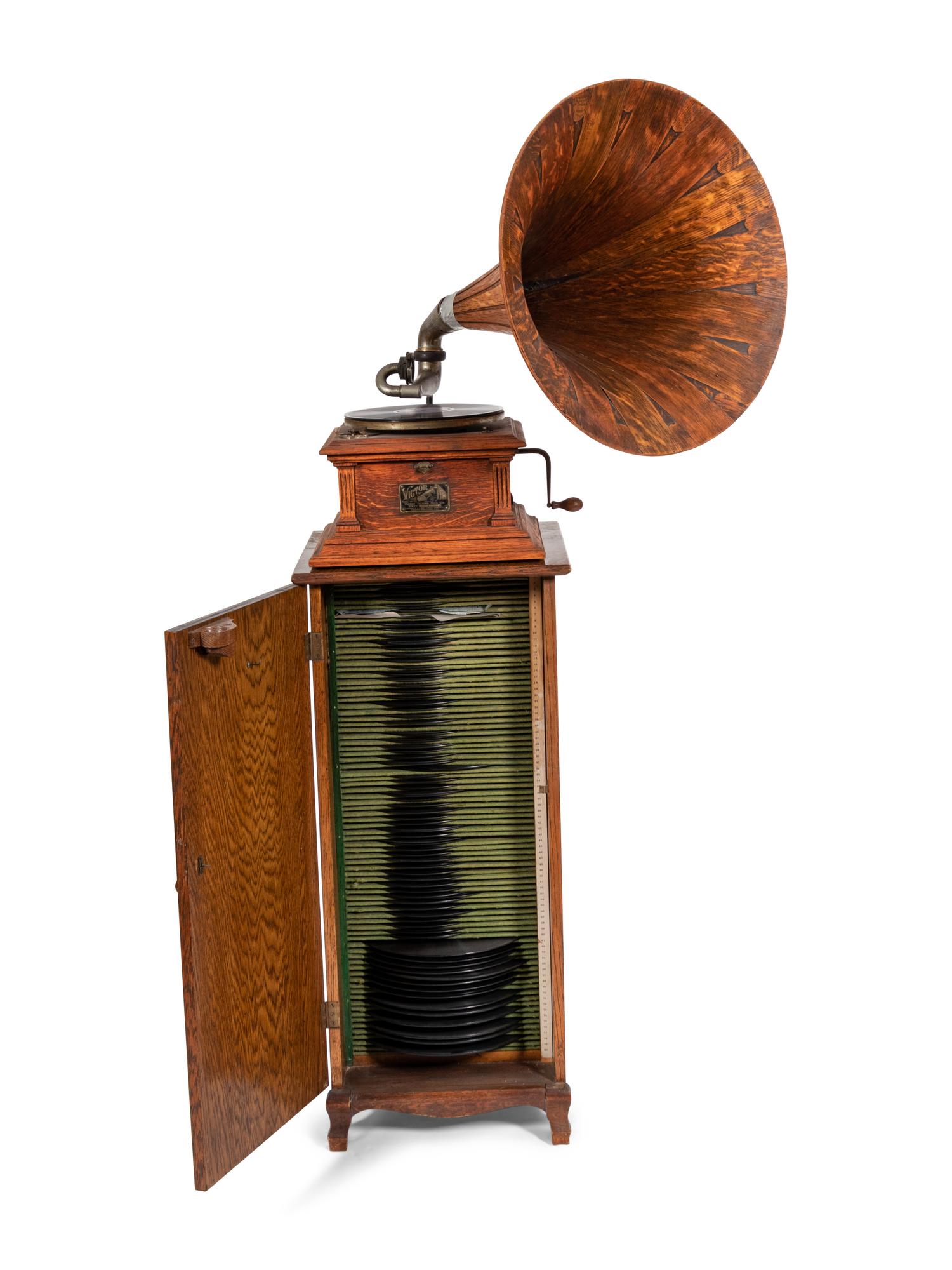 A Victor type III Disc Phonograph with a Wooden Horn