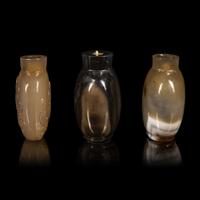 Three Chinese Agate Snuff Bottles, 20th Century 近代 瑪瑙鼻烟壺三支