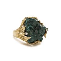 YELLOW GOLD AND SYNTHETIC EMERALD CRYSTAL RING