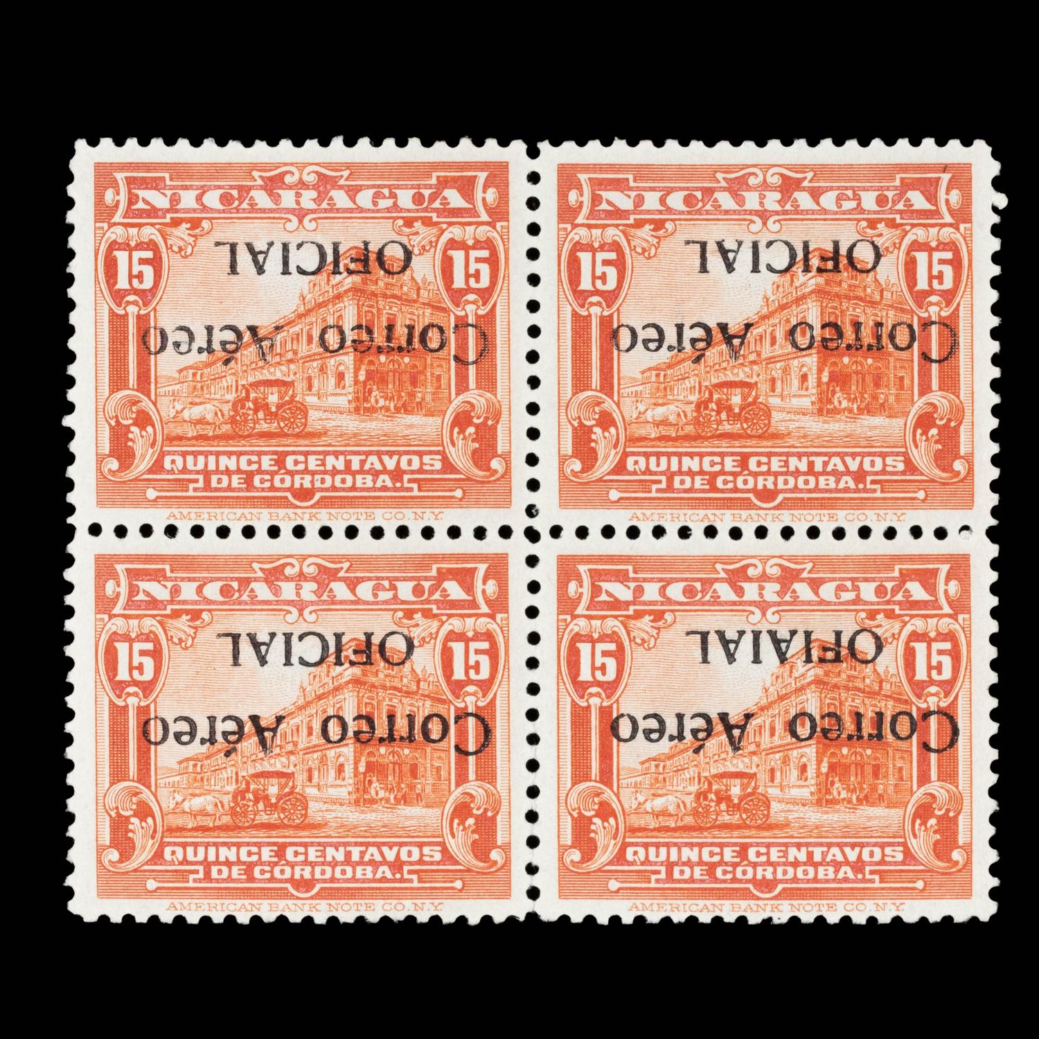 {PHILATELY} [SURCHARGE ERROR] NICARAGUA. Airmail. 1932. 15c. Orange Red (#CO4a & CO4aVAR), Block of Four, Inverted Surcharge, Position 4 Error "Ofiaial" Printed Instead of "Oficial"